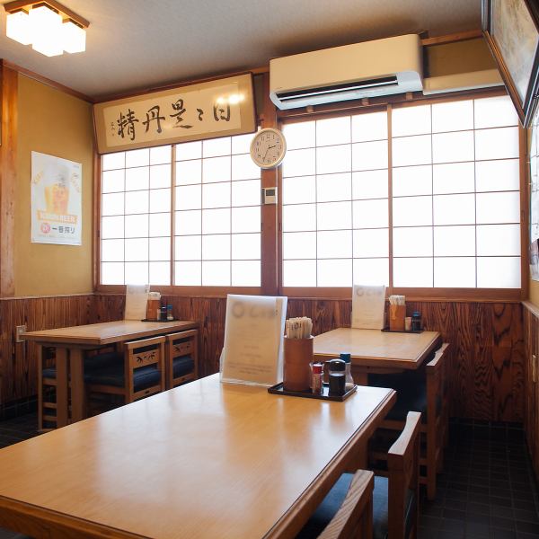 歓送迎会や慶事にぴったりなお店です。広々とした2階席は、大人数での貸切にも対応しており、プライベートな空間で思い出に残るひとときをお過ごしいただけます。お祝いの席には、心温まる料理が欠かせません。旬の食材を使用した多彩なメニューは、見た目にも美しく、参加者の皆様の舌を楽しませることでしょう。