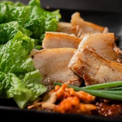 用桑根猪肉制成的五花肉