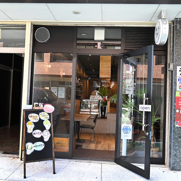 ≪1 minute walk from Nishitetsu Futatsuichi Station≫ Good access near the station ♪ The interior with a shining interior creates a fashionable atmosphere ◎ You can drop in and make a reservation in advance. So please feel free to contact us!