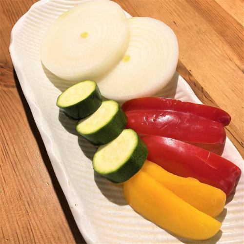 Assortment of 3 kinds of grilled vegetables