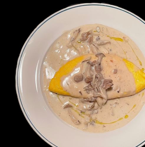 오믈렛 포르치니 크림 소스