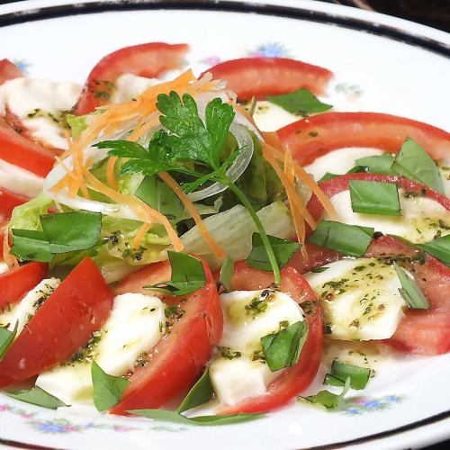 トマトとモッツァレラのカプレーゼ
