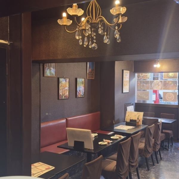 店舗貸切も承っております！28名様まで収容可能な空間を自由に使えるため、結婚式の二次会や会社宴会、打ち上げなどのパーティーに最適です。周囲を気にせず、プライベート感たっぷりのひとときをお過ごしいただけます。ご予算や演出、飲み放題プランのご相談など、まずはお気軽にお問い合わせください。