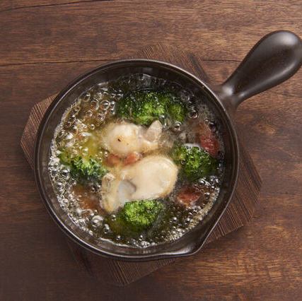 【北海道の海が香る】旨みが凝縮された大粒牡蠣の絶品パスタや熱々のアヒージョ