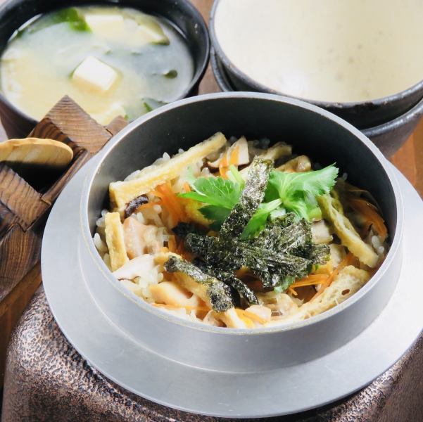 With miso soup ☆ Freshly cooked Kamameshi menu ♪ From 780 yen (excluding tax)