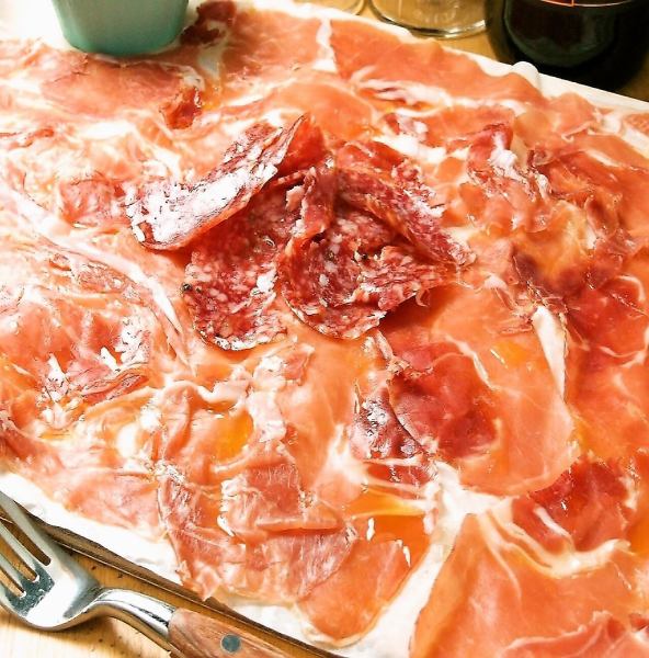 Speaking of Di PUNTO ... Original! Italian & Spanish prosciutto and salami sashimi & Lambrusco