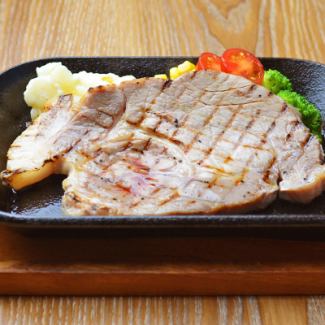 Thick-sliced pork grilled on iron plate (150g)