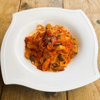 季節野菜のトマトパスタ