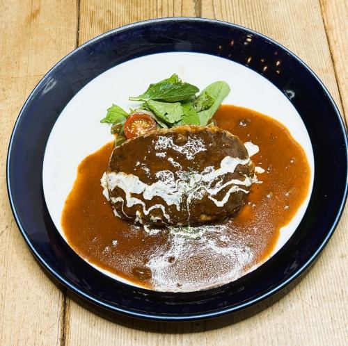 ★人気NO1★自家製手捏ねハンバーグのデミグラス煮込み