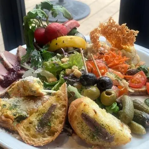 10種前菜盛り合わせ　goodspoonplate