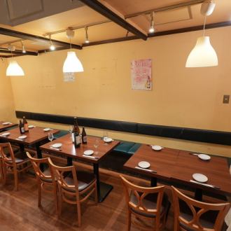 【14名様用テーブル】宴会でお店をお探しの方、本格中華を食べられる当店で素敵な宴会を。駅からのアクセスも良く、お店集合もしやすく便利です。団体様でのご利用も大歓迎ですので、お仲間との素敵な時間をお過ごしください。