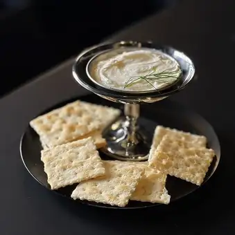 Cream cheese & crackers