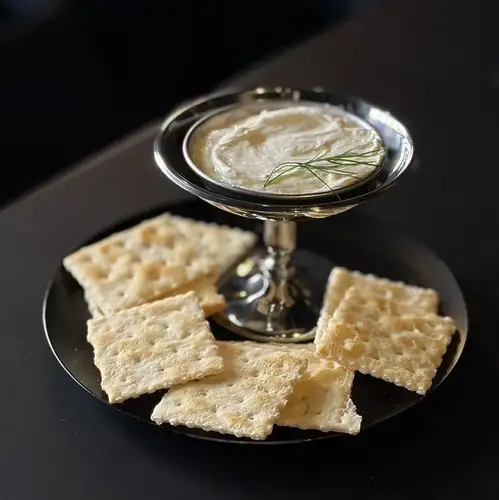 Cream cheese & crackers