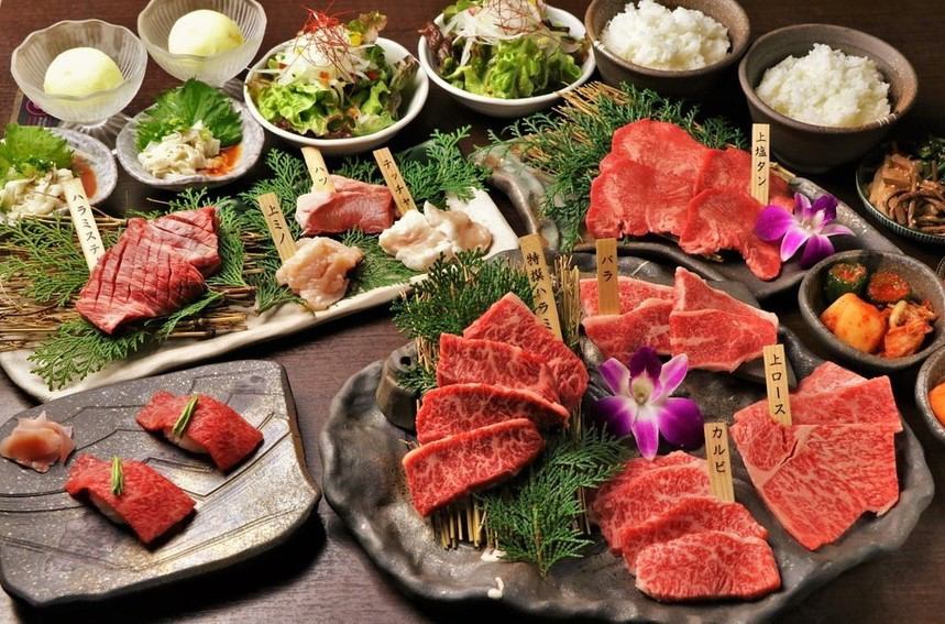 【含无限畅饮】9种肉！可以享受最高级的【肉寿司】和【黑毛和牛】的套餐★1人5,500日元（含税）