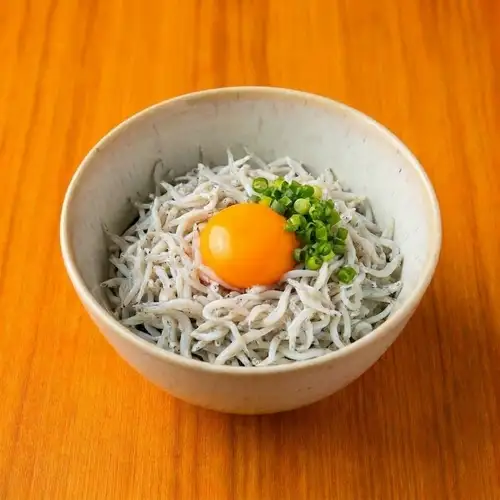 シラスユッケ丼