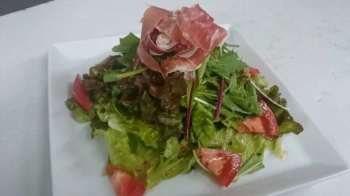 Raw ham salad