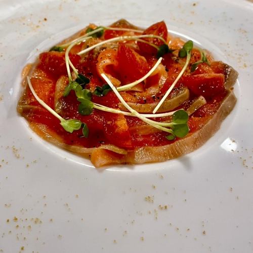 自家製スモークサーモンのカルパッチョ