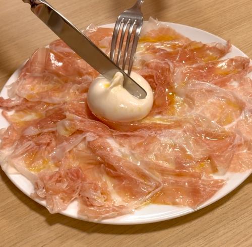 【Antipast】生ハムとブラータチーズ