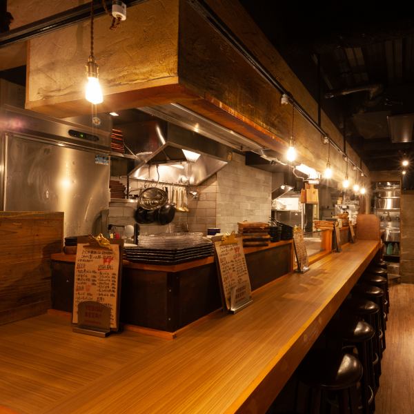 Counter seats are recommended for dates and small groups! This is a new style izakaya that combines bar and teppanyaki where you can enjoy casual snacks.
