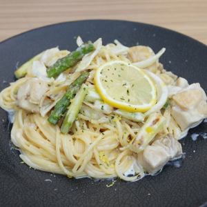 鶏とアスパラのレモンクリームパスタ