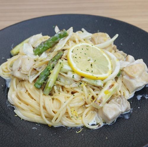 鶏とアスパラのレモンクリームパスタ