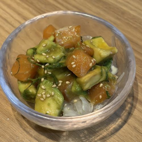 【逸品】鬼のサーモンポキ