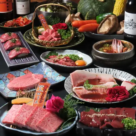 【僅限12月23日至26日】13道菜聖誕套餐，含2小時暢飲，價格10,000日圓（含稅）