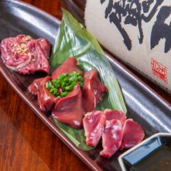 朝引き鶏刺し3点盛（1人前）