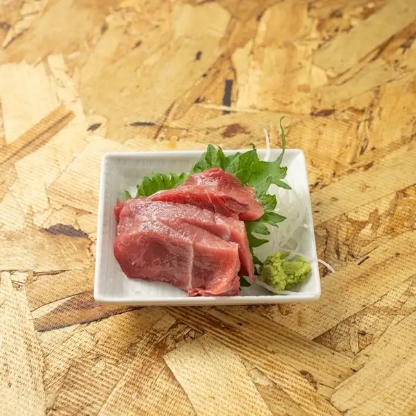 【ALL480円(税込)！】毎朝２時仕入れ！プリップリの市場直送鮮魚をお得に味わう『本日のお造り』♪