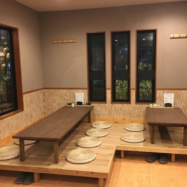 A tatami seat that can seat up to 24 people.A banquet can be held on one floor, making it ideal for large gatherings such as company banquets.A banquet course with all you can drink is also available.