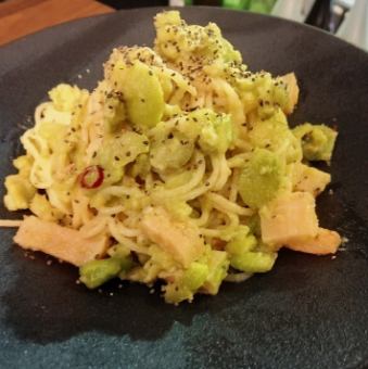 海老とそら豆とタケノコのペペロンチーノ