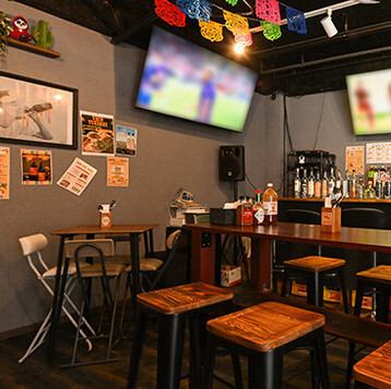 店内は明るく清潔感にあふれ、外観からも入りやすい雰囲気が漂います。交通アクセスも良く、幅広いシーンで利用可能。さらに、お客様に寄り添う丁寧なサービスや、独自の心配りで快適な体験をサポートいたします☆季節に応じた内装も楽しめるのがうれしいポイントです。