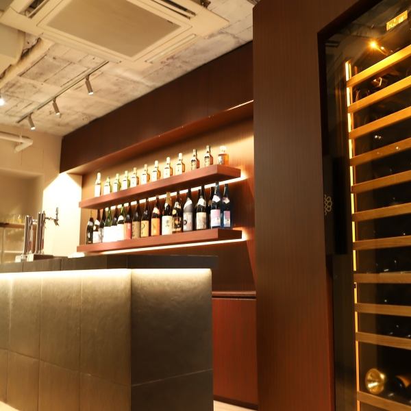 You can come within 1 minute on foot from the south exit of Akabane Station.We have a wide selection of alcoholic beverages such as wine, champagne, and whiskey, so please come and visit us if you like alcohol.