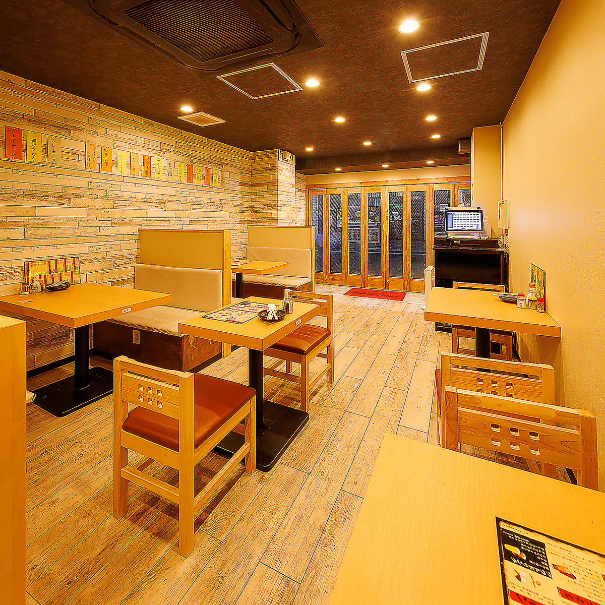 フロア貸切から店舗貸切まで宴会予約を受け付けております。