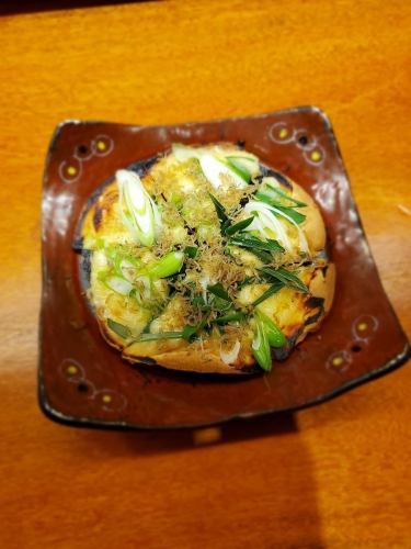 九條大蔥和chirimen sansho比薩〜白味噌醬〜