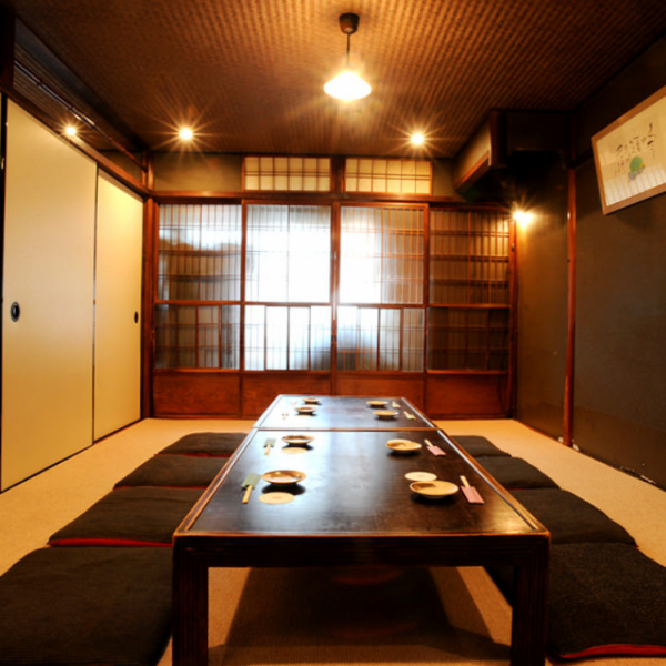 [Reserved Kyomachiya banquet!!] On the 2nd floor, we have a private tatami room that can be used by groups.Available for 8 to 25 people.Great for families, as well as corporate banquets such as New Year's parties, as well as various banquets such as receptions, dinner parties, welcome and farewell parties, and class reunions.