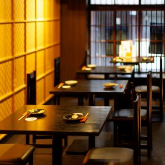 都会の喧騒をゆっくりとお食事をお楽しみ頂けます。