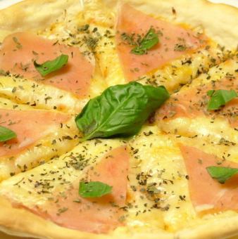 prosciutto and basil pizza