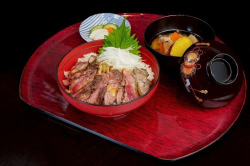 地鶏のたたき丼 通常(90g)