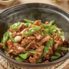 Stir-fried pork belly and green peppers