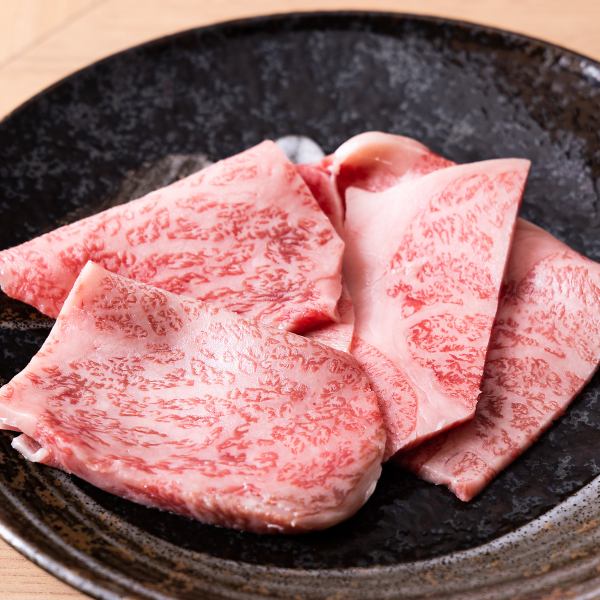 [沙朗]特製裡肌肉鹽或醬汁3,500日圓（含稅）