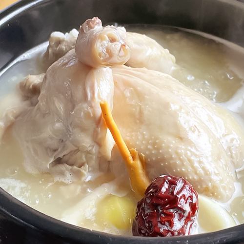 アンニョン渾身の参鶏湯(2~3人前分)