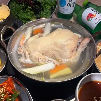 [Year-End Party/New Year's Party Course] 7-Course Menu Featuring Dakgalbi Hot Pot and Beauty-Boosting Dishes [120-Minute All-You-Can-Drink Included]
