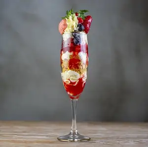 ストロベリーパフェ
