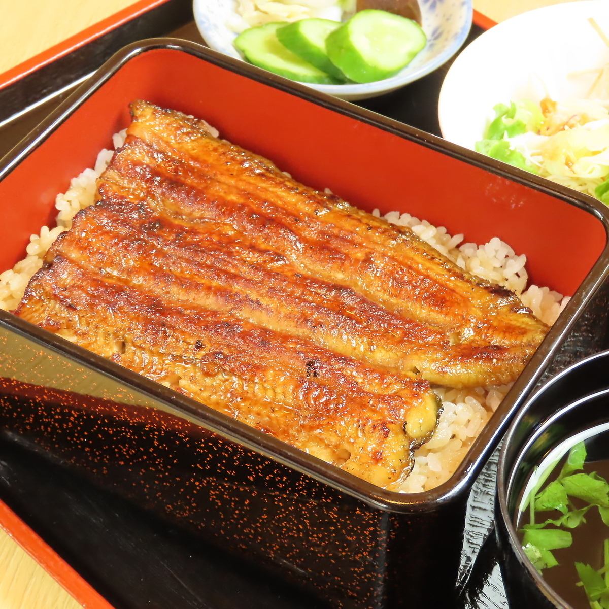 外は香ばしく、中はふっくらとした食感のうなぎが楽しめます☆