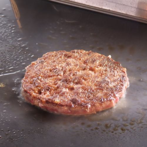 国産牛100%の絶品パティ