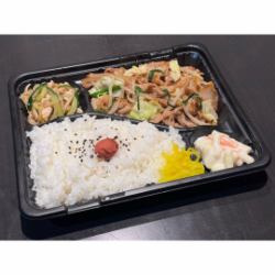 咸肉蔬菜饭盒