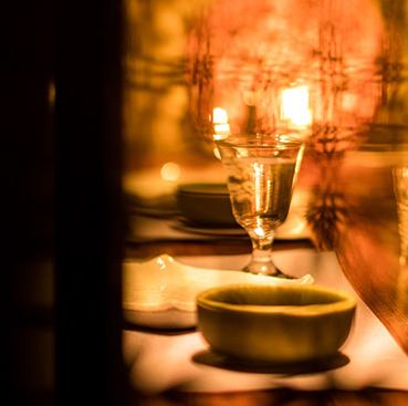 落ち着いた和の雰囲気が広がる店内