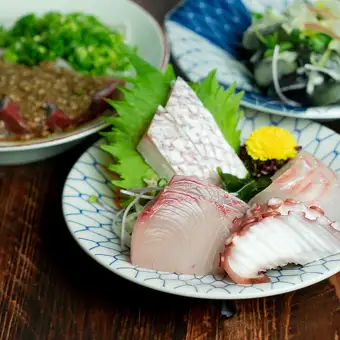 【旬彩贅沢】3時間飲み放題付全11品◆産直鮮魚と大山地鶏使用『贅沢宴会コース』6,500円→5500円