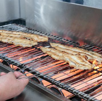 【希少な天然あなご】独自の地焼きで旨味を凝縮◎
